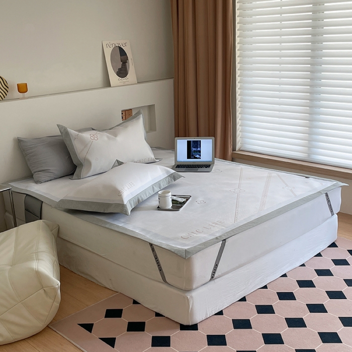 91家纺网 家纺一手货源 找家纺 昔可 2022新款高端大版数码印花冰沐丝养生席 幸运花链-蓝