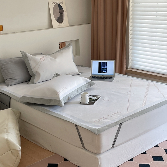 91家纺网 家纺一手货源 找家纺 昔可 2022新款高端大版数码印花冰沐丝养生席 幸运花链-蓝