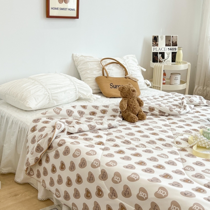 91家纺网 家纺一手货源 找家纺 昔可 2022新款卡通印花牛奶丝针织夏被 爱心熊-咖