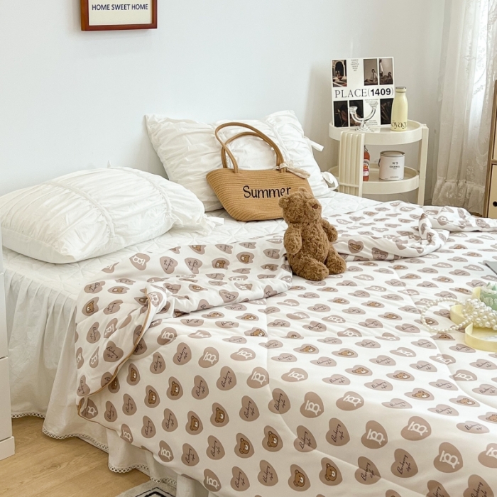 91家纺网 家纺一手货源 找家纺 昔可 2022新款卡通印花牛奶丝针织夏被 爱心熊-咖