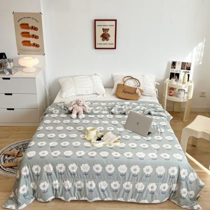 昔可 2022新款卡通印花牛奶丝针织夏被 花花小羊