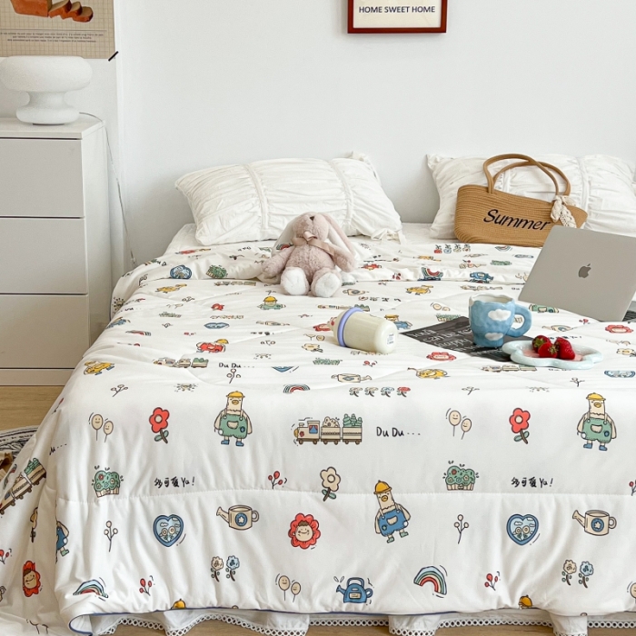 91家纺网 家纺一手货源 找家纺 昔可 2022新款卡通印花牛奶丝针织夏被 童趣乐园