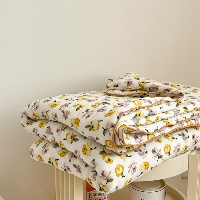 91家纺网 家纺一手货源 找家纺 昔可 2022新款卡通印花牛奶丝针织夏被 小柏丽