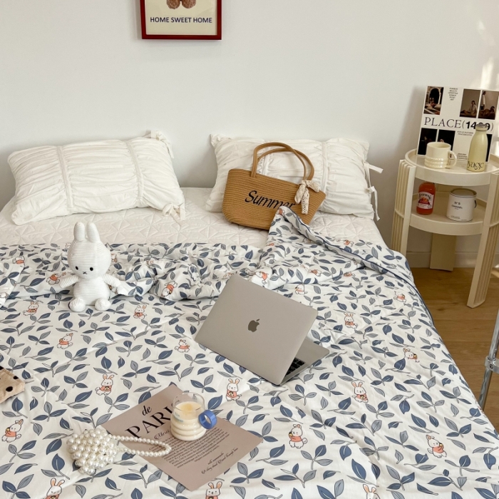 91家纺网 家纺一手货源 找家纺 昔可 2022新款卡通印花牛奶丝针织夏被 叶子兔