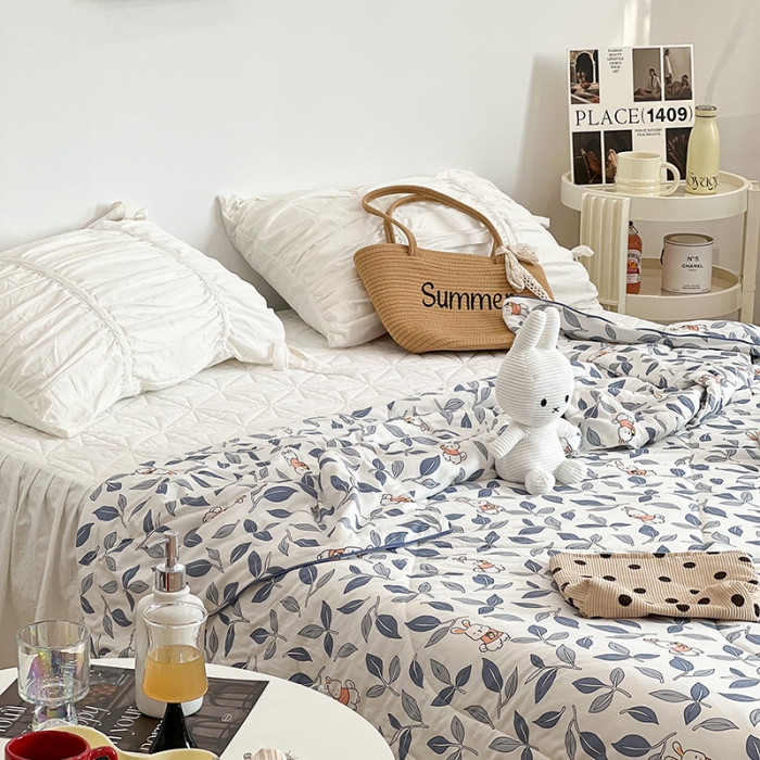 91家纺网 家纺一手货源 找家纺 昔可 2022新款卡通印花牛奶丝针织夏被 叶子兔