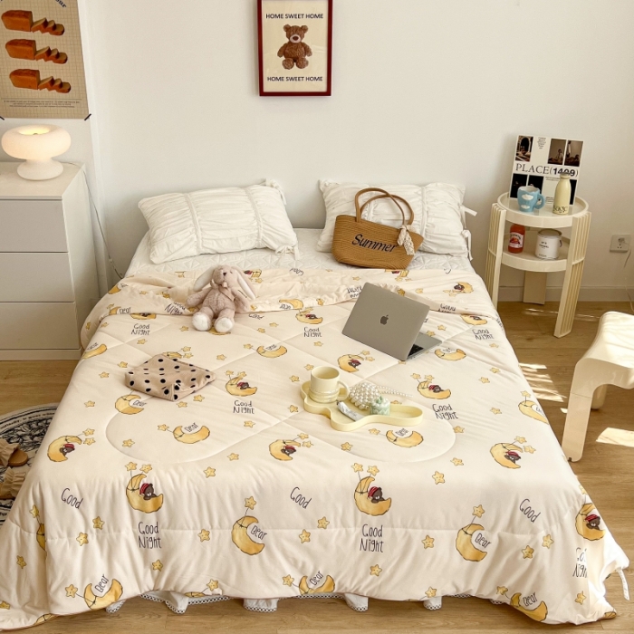 91家纺网 家纺一手货源 找家纺 昔可 2022新款卡通印花牛奶丝针织夏被 月亮宝贝