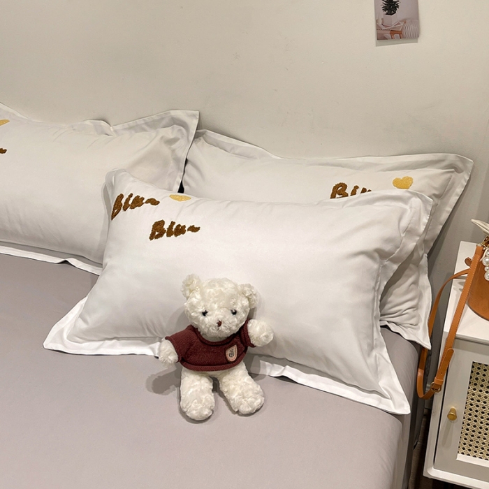 91家纺网 家纺一手货源 找家纺 娜娜 2022新款亲肤毛巾绣四件套 可爱熊-白灰