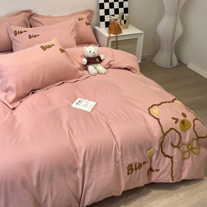 91家纺网 家纺一手货源 找家纺 娜娜 2022新款亲肤毛巾绣四件套 可爱熊-豆粉