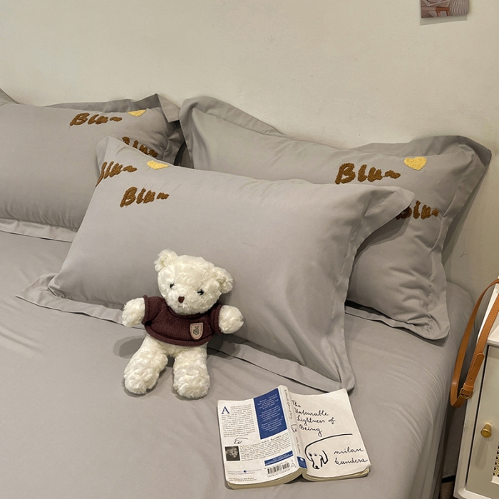 91家纺网 家纺一手货源 找家纺 娜娜 2022新款亲肤毛巾绣四件套 可爱熊-灰