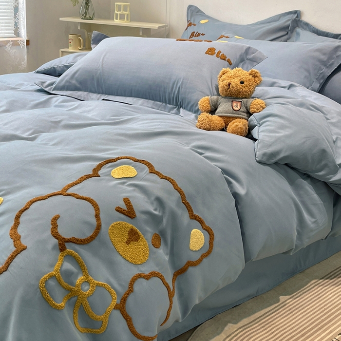 91家纺网 家纺一手货源 找家纺 娜娜 2022新款亲肤毛巾绣四件套 可爱熊-雾蓝