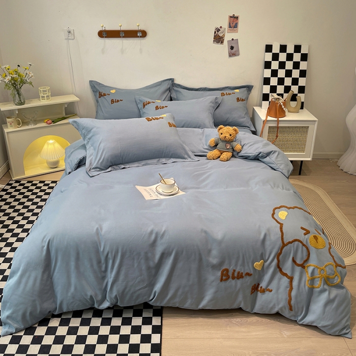 91家纺网 家纺一手货源 找家纺 娜娜 2022新款亲肤毛巾绣四件套 可爱熊-雾蓝