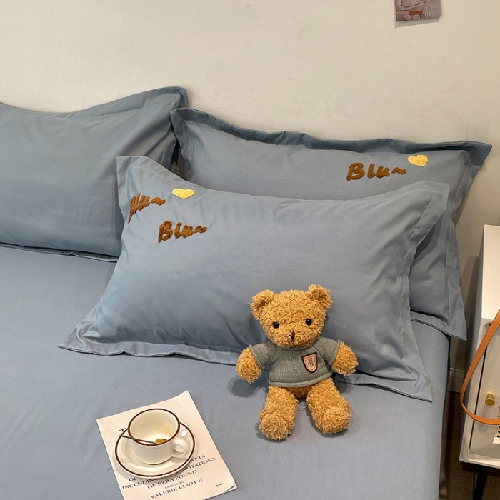 91家纺网 家纺一手货源 找家纺 娜娜 2022新款亲肤毛巾绣四件套 可爱熊-雾蓝