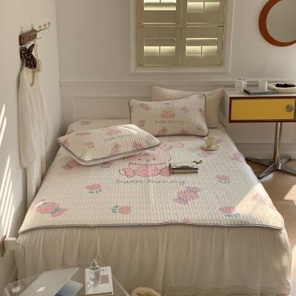 91家纺网 家纺一手货源 找家纺 昔可 2022新款大版印花乳胶凉席 兔兔糖