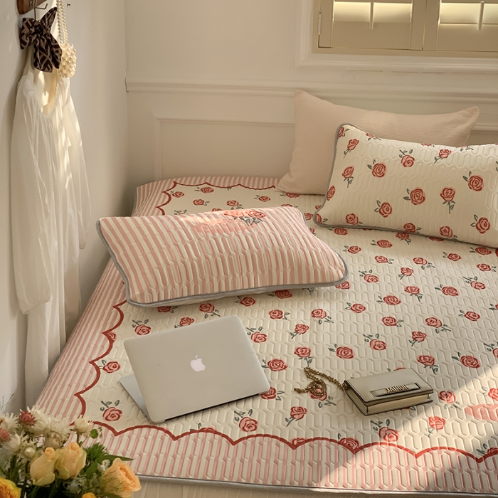 91家纺网 家纺一手货源 找家纺 昔可 2022新款大版印花乳胶凉席 法式红玫瑰