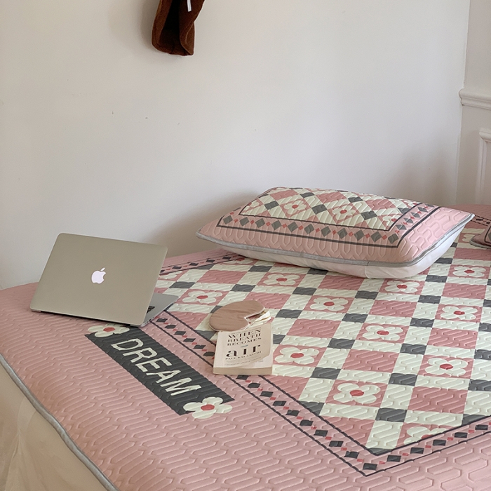 91家纺网 家纺一手货源 找家纺 昔可 2022新款大版印花乳胶凉席 粉幸运花