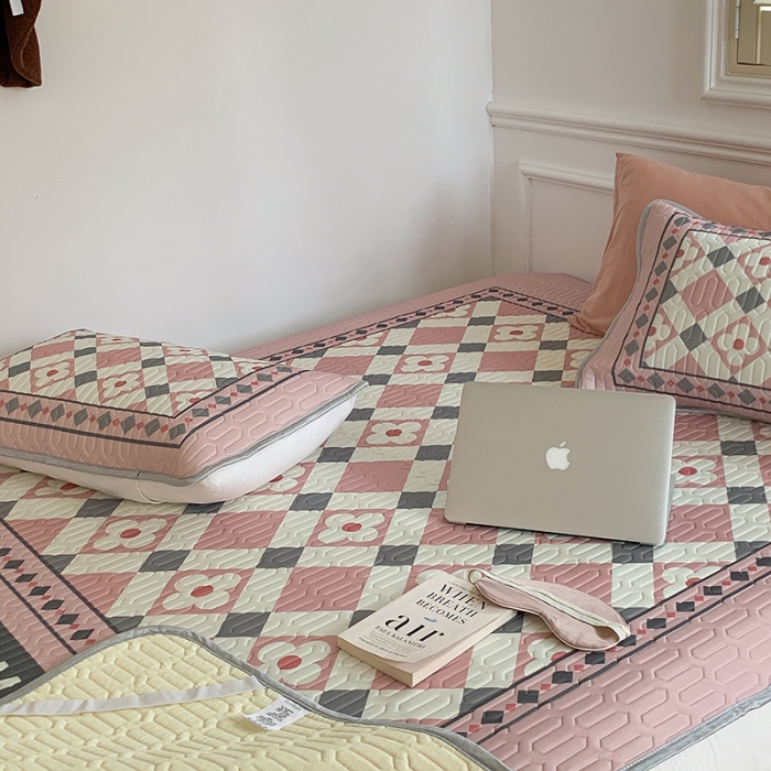 91家纺网 家纺一手货源 找家纺 昔可 2022新款大版印花乳胶凉席 粉幸运花