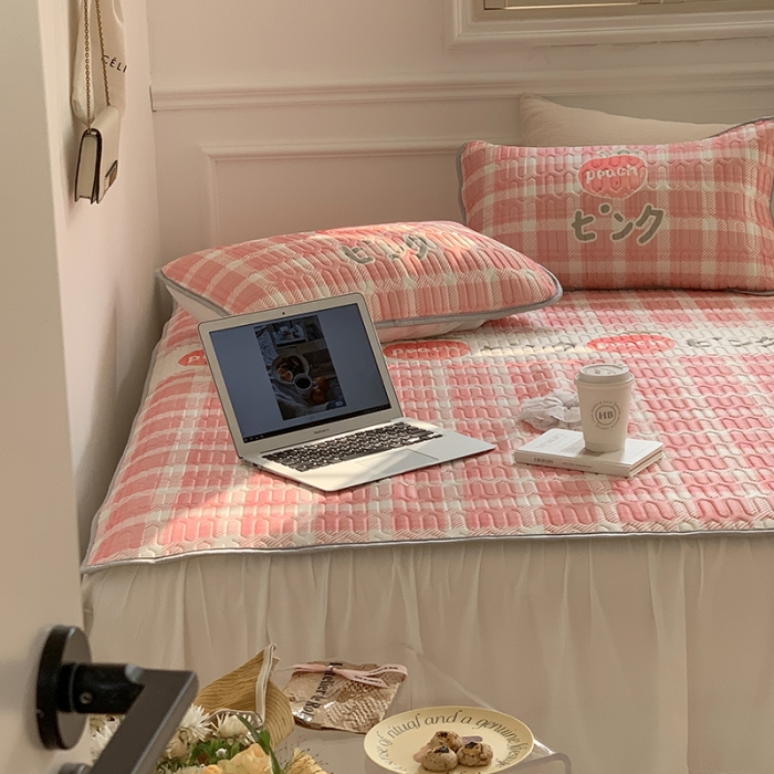 91家纺网 家纺一手货源 找家纺 昔可 2022新款大版印花乳胶凉席 格子蜜桃