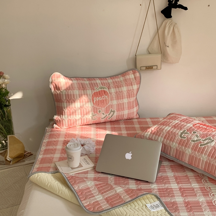 91家纺网 家纺一手货源 找家纺 昔可 2022新款大版印花乳胶凉席 格子蜜桃