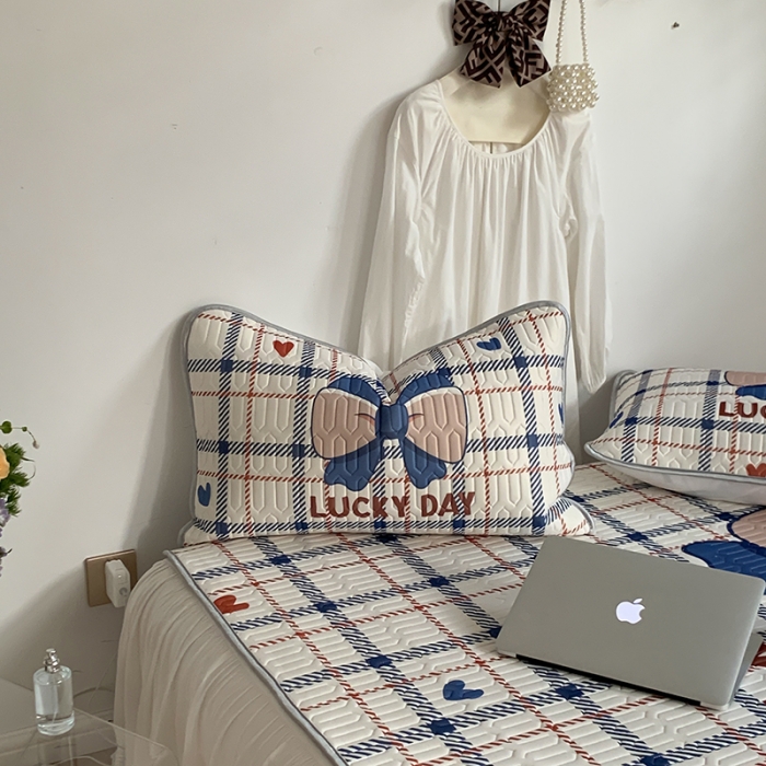 91家纺网 家纺一手货源 找家纺 昔可 2022新款大版印花乳胶凉席 克莱因蓝蝴蝶结