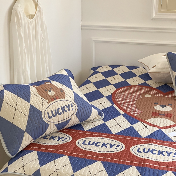 91家纺网 家纺一手货源 找家纺 昔可 2022新款大版印花乳胶凉席 菱格熊宝