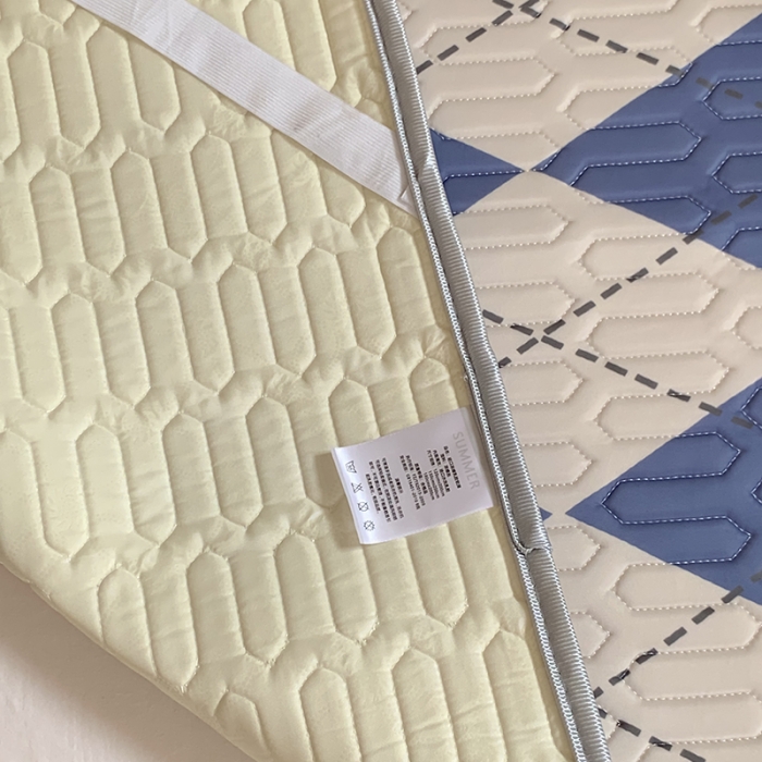 91家纺网 家纺一手货源 找家纺 昔可 2022新款大版印花乳胶凉席 菱格熊宝