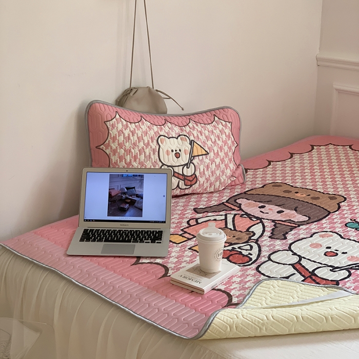 91家纺网 家纺一手货源 找家纺 昔可 2022新款大版印花乳胶凉席 萌萌女孩