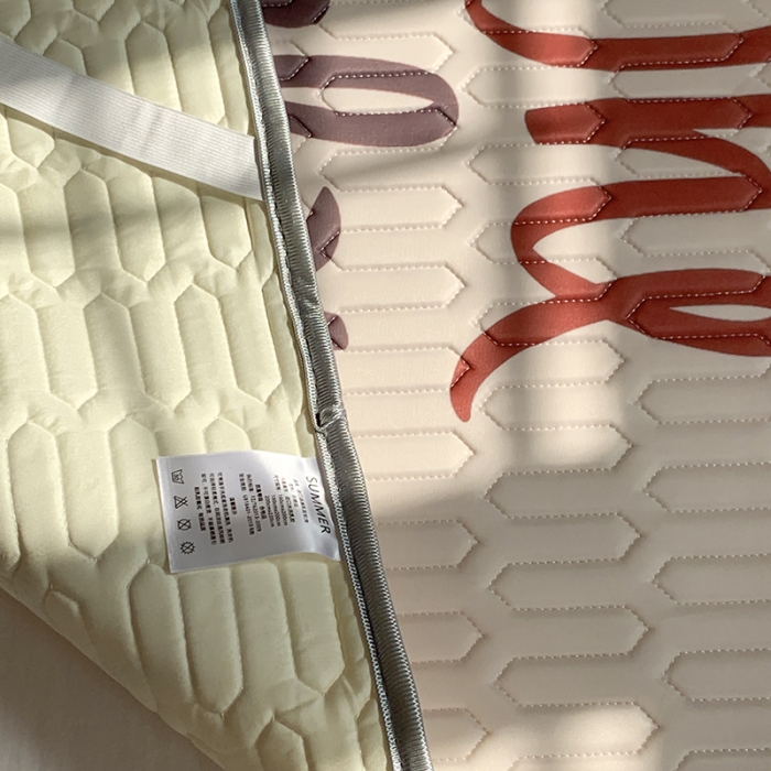 91家纺网 家纺一手货源 找家纺 昔可 2022新款大版印花乳胶凉席 拼接爱心