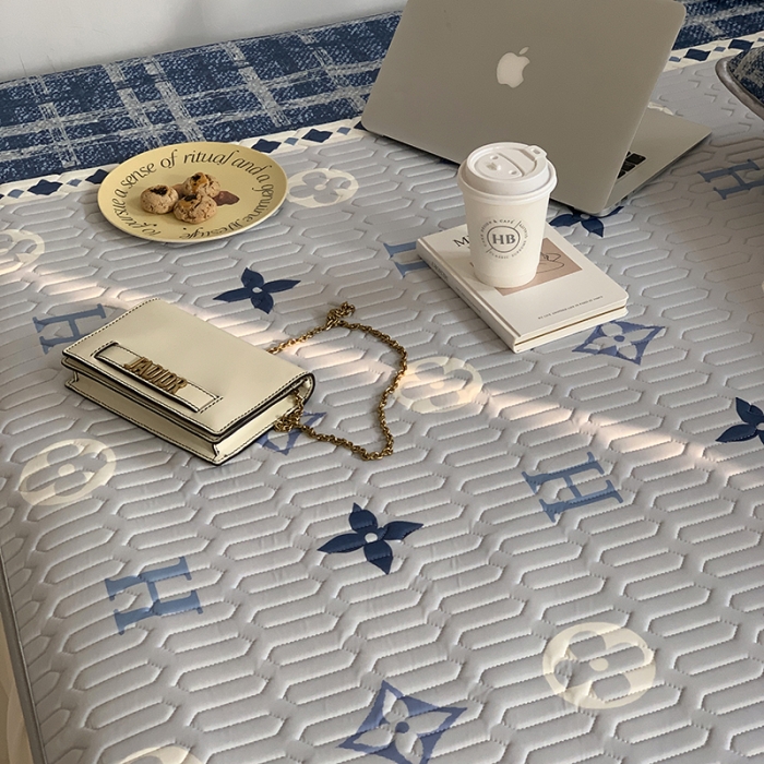 91家纺网 家纺一手货源 找家纺 昔可 2022新款大版印花乳胶凉席 气质香香