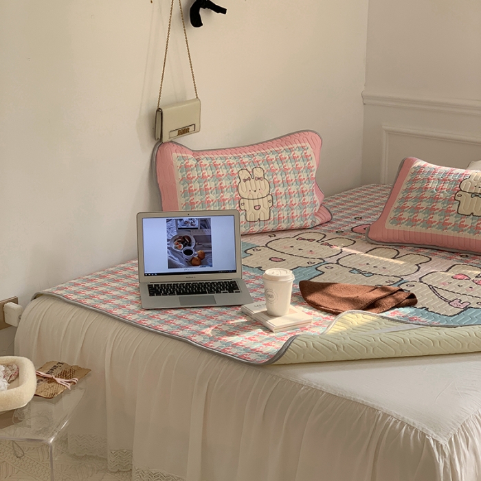 91家纺网 家纺一手货源 找家纺 昔可 2022新款大版印花乳胶凉席 三只兔子