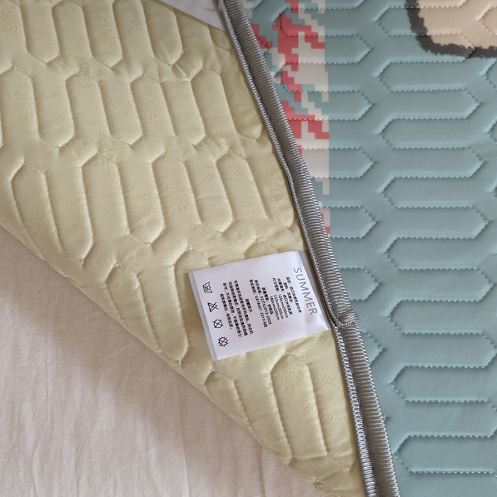 91家纺网 家纺一手货源 找家纺 昔可 2022新款大版印花乳胶凉席 三只兔子