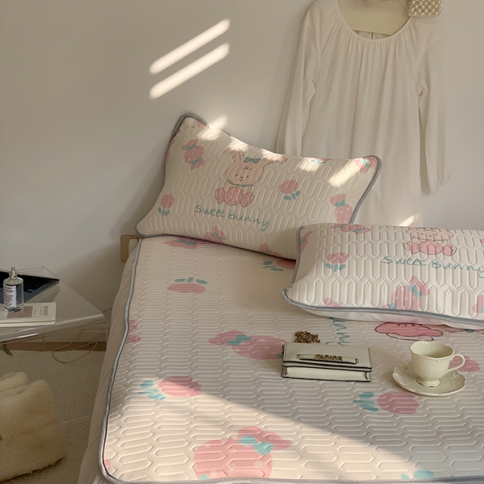 91家纺网 家纺一手货源 找家纺 昔可 2022新款大版印花乳胶凉席 兔兔糖