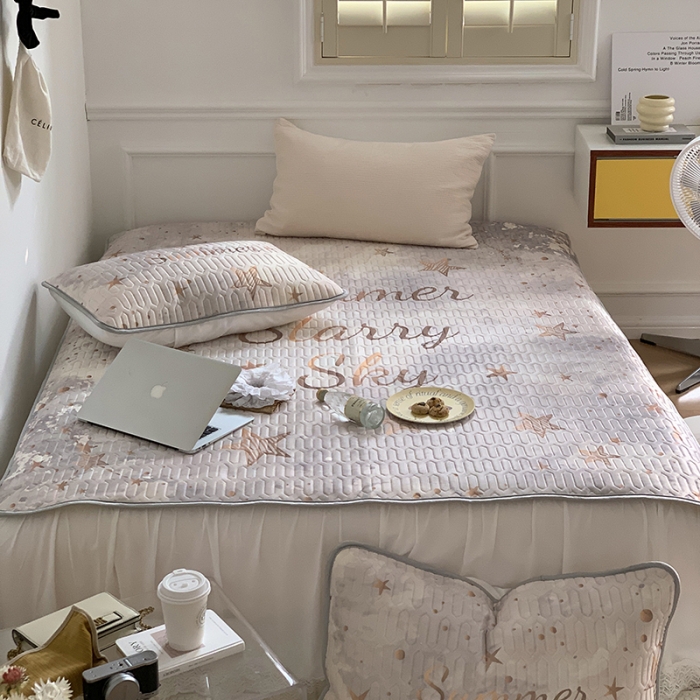 91家纺网 家纺一手货源 找家纺 昔可 2022新款大版印花乳胶凉席 晕染星星