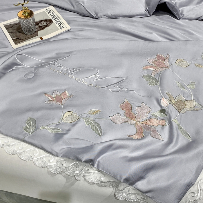 91家纺网 家纺一手货源 找家纺 吾秀 2022新款莫代尔花边刺绣夏被-花意 花意-灰