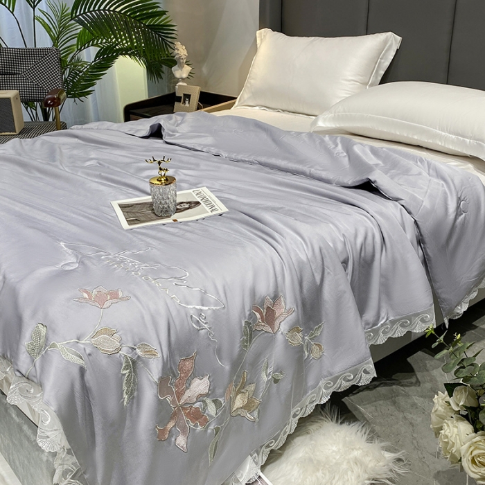 91家纺网 家纺一手货源 找家纺 吾秀 2022新款莫代尔花边刺绣夏被-花意 花意-灰