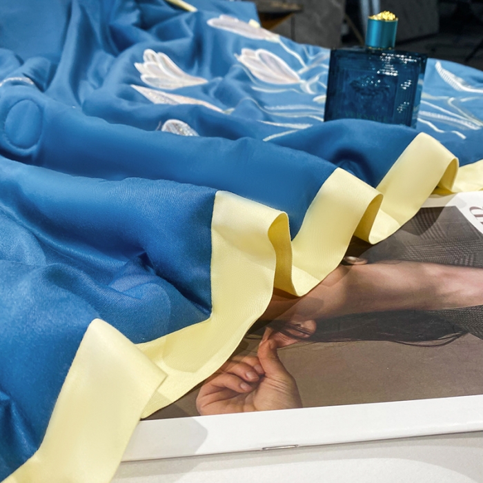 91家纺网 家纺一手货源 找家纺 吾秀 2022新款莫代尔重工刺绣夏被-郁金香 郁金香-宝蓝