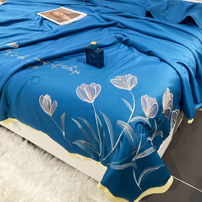 91家纺网 家纺一手货源 找家纺 吾秀 2022新款莫代尔重工刺绣夏被-郁金香 郁金香-宝蓝