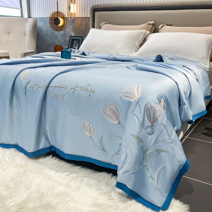 91家纺网 家纺一手货源 找家纺 吾秀 2022新款莫代尔重工刺绣夏被-郁金香 郁金香-浅兰