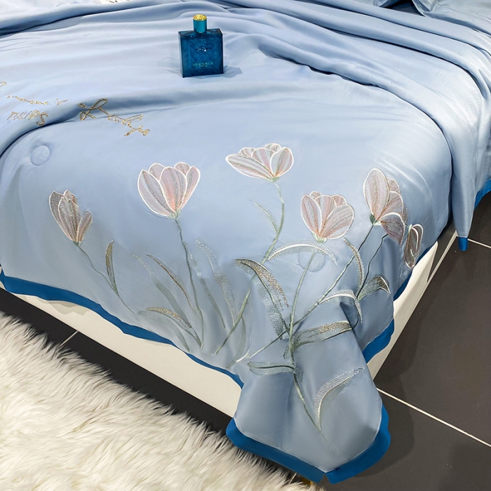 91家纺网 家纺一手货源 找家纺 吾秀 2022新款莫代尔重工刺绣夏被-郁金香 郁金香-浅兰