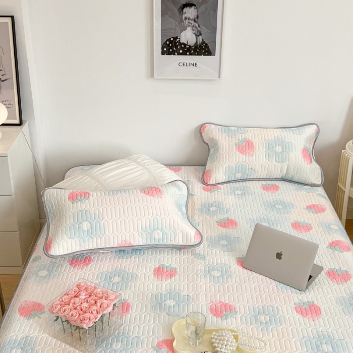 91家纺网 家纺一手货源 找家纺 昔可 2022新款圆网乳胶凉席 花朵草莓