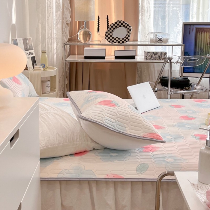 91家纺网 家纺一手货源 找家纺 昔可 2022新款圆网乳胶凉席 花朵草莓