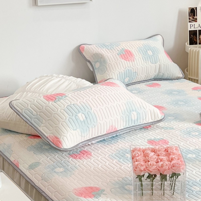 91家纺网 家纺一手货源 找家纺 昔可 2022新款圆网乳胶凉席 花朵草莓