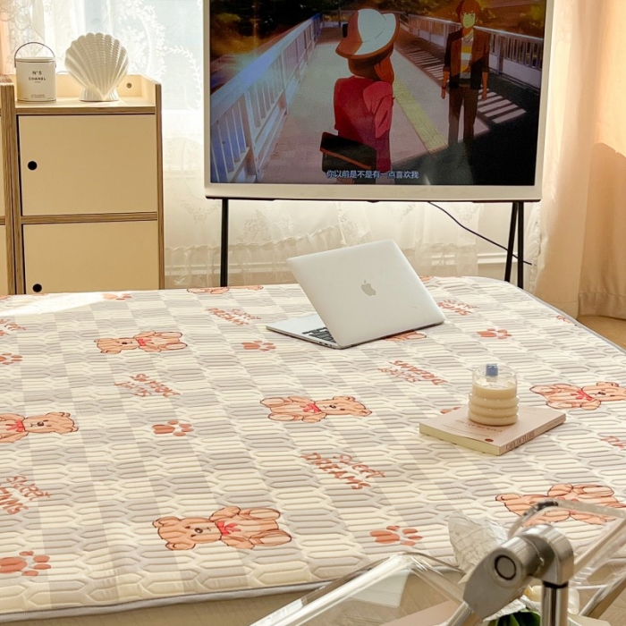 91家纺网 家纺一手货源 找家纺 昔可 2022新款圆网乳胶凉席 脚印熊