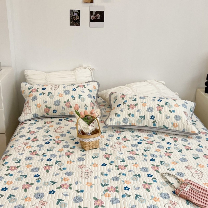 91家纺网 家纺一手货源 找家纺 昔可 2022新款圆网乳胶凉席 夏日碎花萌萌兔