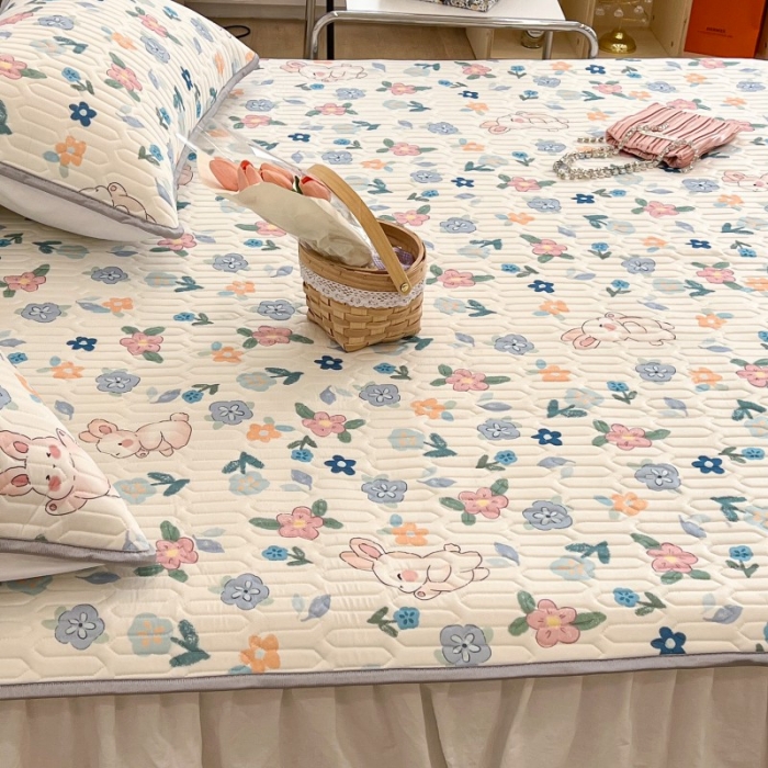 91家纺网 家纺一手货源 找家纺 昔可 2022新款圆网乳胶凉席 夏日碎花萌萌兔