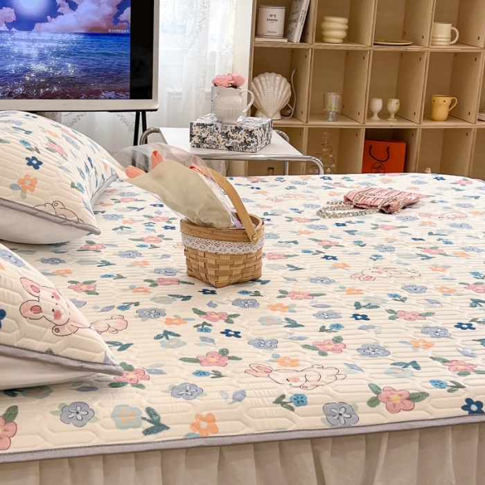 91家纺网 家纺一手货源 找家纺 昔可 2022新款圆网乳胶凉席 夏日碎花萌萌兔