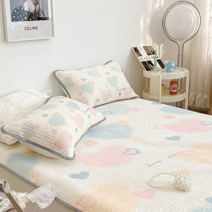 91家纺网 家纺一手货源 找家纺 昔可 2022新款圆网乳胶凉席 心动桃心