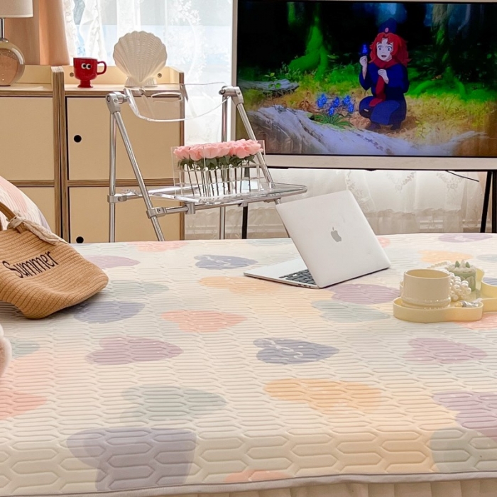 91家纺网 家纺一手货源 找家纺 昔可 2022新款圆网乳胶凉席 晕染爱心