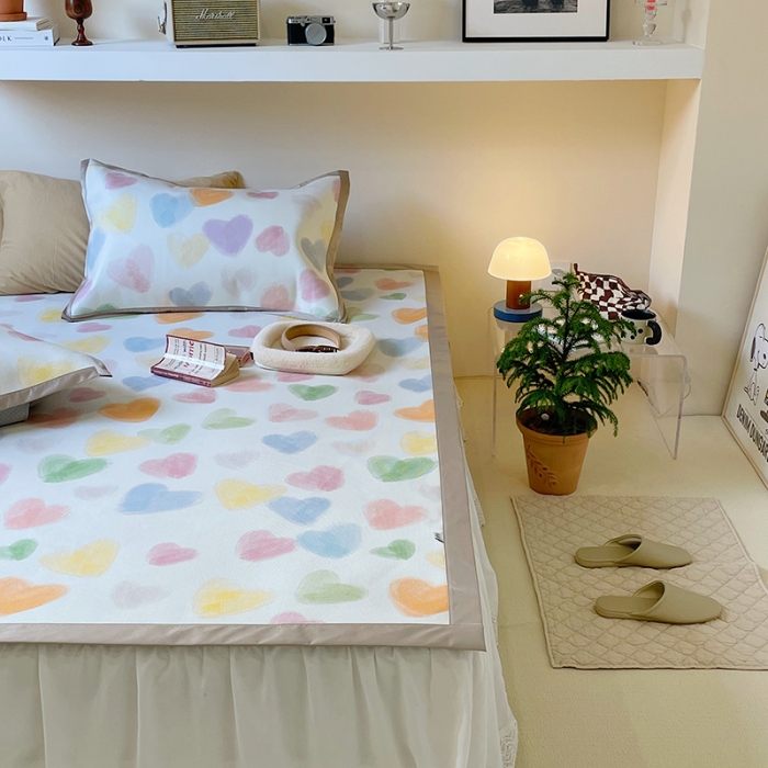 91家纺网 家纺一手货源 找家纺 昔可 2022新款900D数码印花冰藤养生席 彩色油画爱心