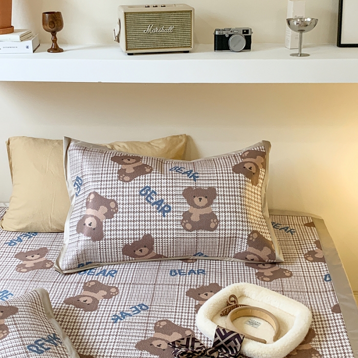 91家纺网 家纺一手货源 找家纺 昔可 2022新款900D数码印花冰藤养生席 格纹熊