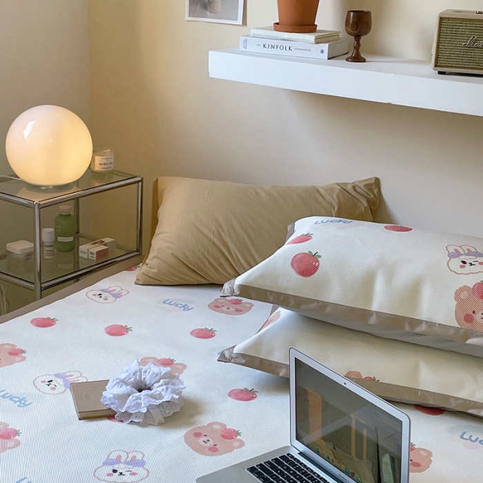 91家纺网 家纺一手货源 找家纺 昔可 2022新款900D数码印花冰藤养生席 苹果兔